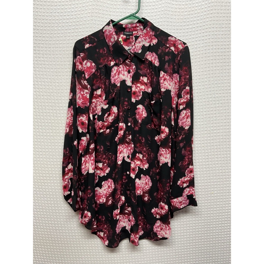 NWT Torrid Size 2X Black Pink Floral Button Up Blouse Long Sleeve Chiffon Pocket